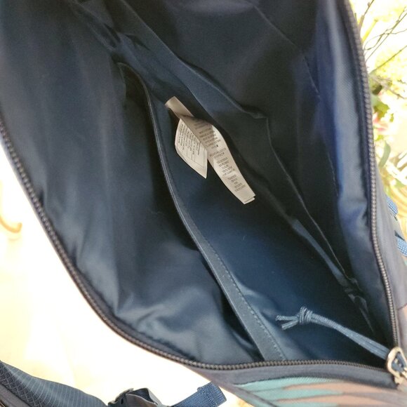 Patagonia Atom 8L Sling Bag - Picture 14 of 16